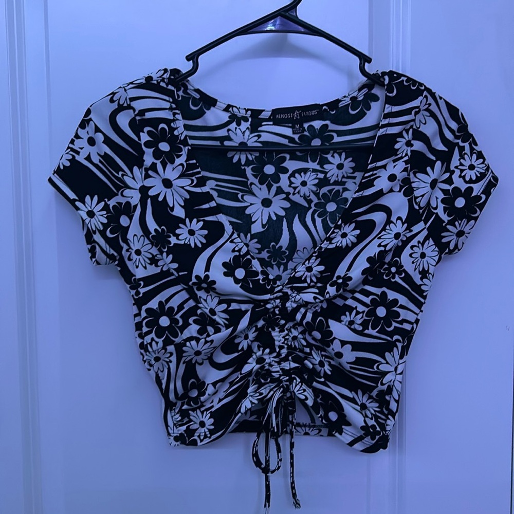 cute black and white flower crop top